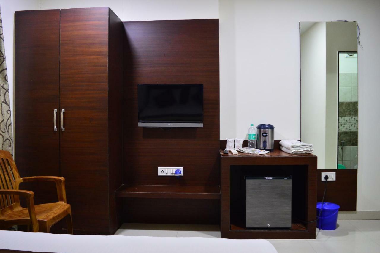 Hotel Maheshwari Avenue Ujjain Exterior photo